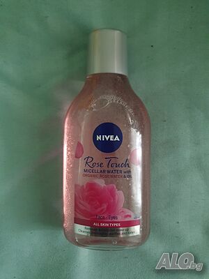 Двуфазна мицеларна вода NIVEA Rose Touch (400 мл) - за всеки тип кожа