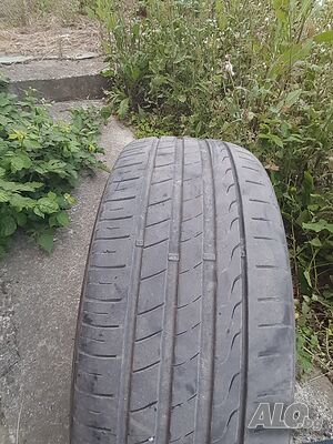 Единична гума 225/45/17
