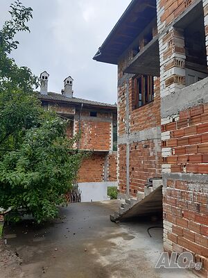 Продавам къща