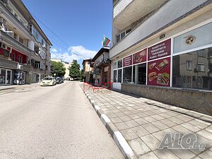 🏢 Търговско помещение под наем в центъра на гр. Първомай
