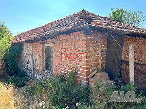 🏡 Едноетажна къща с голям двор в с. Езерово! 🌿