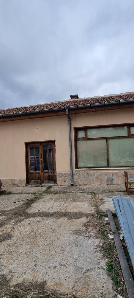 Kiralık ticari mülk – Momchilgrad (Momçilgrad), ilan fotoğrafı 1