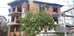 Къща в Резбарци
