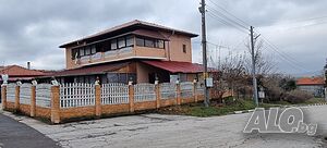 Агенция РАФО продава къща с търговски комплекс с. Маслиново
