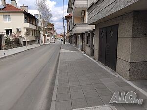 Гараж под наем в идеалния център на Карнобат