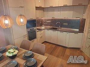 Луксозен двустаен апартамент Лунна светлина в Чайка до Морската градина и плажа.