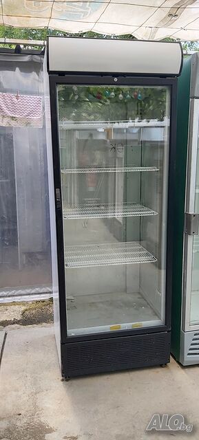 продавам хладилна витрина 2,10 на 0,80 на 0,68 - 40 бр