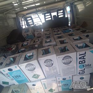 Продавам 77 броя бутилки за фреон R134a Refrigenerat Arcticool