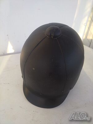Жокейска каска/шапка за езда Марка: JOFA 220 Тегло: 450 грама Размер Size 53-54