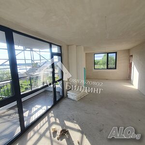 Инвеститор продава двустаен апартамент с морска панорама и реална първа линия море! Акт 15!