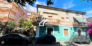 3-стаен апартамент (целия етаж от двуетажна сграда) в град Скалея, Италия