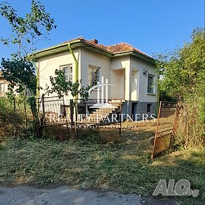 Продава КЪЩА - с. Гърло, обл. Перник