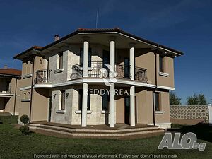 Двуетажна къща за продажба м. Кошарите