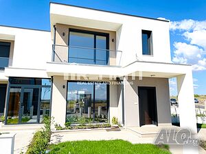 Продава се нова, двуетажна къща между кв. Сарафово и гр. Поморие