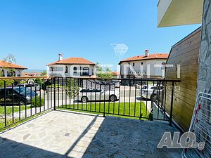 Двустаен обзаведен апартамент в модерен затворен комплекс Vineyards Resort
