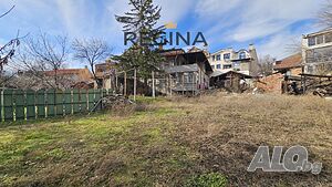 Продава къща