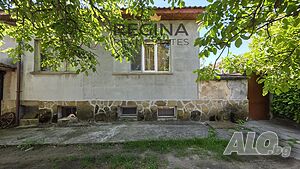 Продава къща