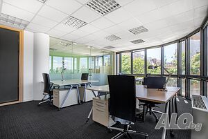 Самостоятелно офис пространство за 3-4 души в Regus City West