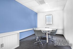 Самостоятелно офис пространство за 3-4 души в Regus Airport