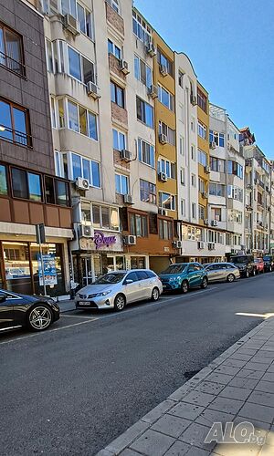 Партерно помещение за магазин, офис, лекарски кабинет, адвокатска кантора