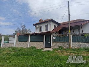 Чудесна двуетажна къща в сърцето на Странджа!!!