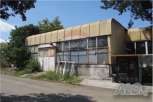 Складово /ремонтно/ помещение в Промишлена зона юг под наем