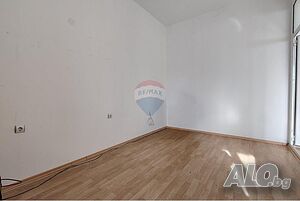 Склад за продажба, гр. Шумен, кв. Тракия
