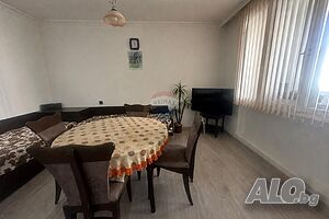 Многостаен апартамент за продажба, гр. Шумен, Математическа гимназия
