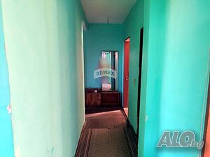 Етаж от къща с дворно място в центара на гр. Попово