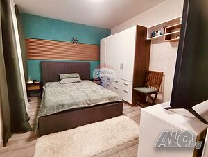Градска къща с ПАРКОМЯСТО и потенциал на добра локация за продажба, гр. Варна