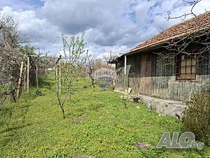 Вила 21 кв.м. с двор 735 кв.м. в С. О. Доброгледски лозя