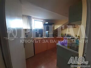 Тристаен апартамент под наем 55 кв.м Обзаведен Последен етаж