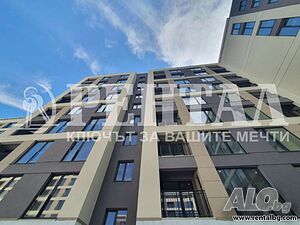 Тристаен апартамент 148 кв.м Тухла 1 етаж Непоследен