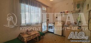 Двустаен апартамент 58 кв.м Панел 1 етаж Непоследен