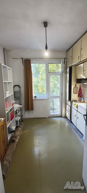 Тристаен апартамент до магазин Слънчеви Лъчи