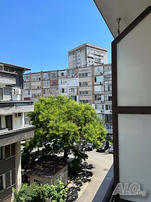 Двустаен апартамент в к-с Лазур - на метри от Морската градина, гр. Бургас