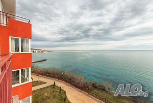 БЕЗ КОМИСИОННА! Фронтална морска гледка! Тристаен апартамент в Panorama Fort Beach, Свети Влас
