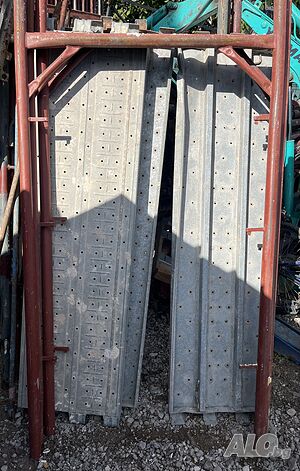 Продавам рамки за италианско скеле