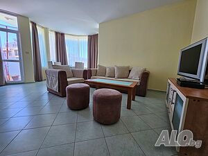 Просторен тристаен апартамент в северната част на Слънчев бряг
