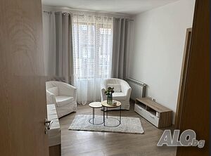 Двустаен апартамент в ж.к. Банишора.