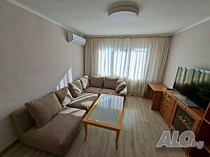 Двустаен апартамент в ж.к. Люлин 10.