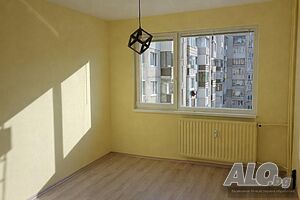Тристаен апартамент в ж.к. Младост 2.