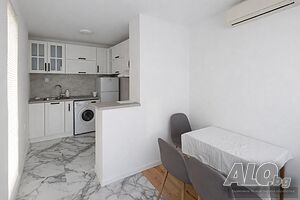 Тристаен апартамент в кв. Въстанически