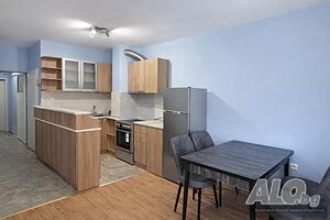 Тритаен апартамент в кв. Христо Смирненски