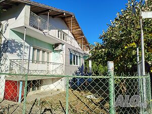 Къща в село Доброплодно