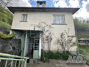 230 кв.м РЗП 500 кв.м двор