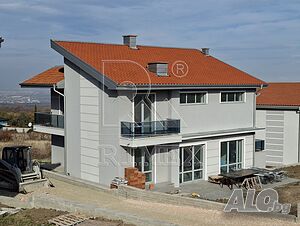 Двуетажна къща 304 кв.м РЗП 578 кв.м двор