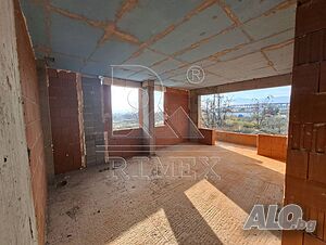 Двустаен апартамент 65 кв.м Тухла 2027 г. 3 етаж Непоследен