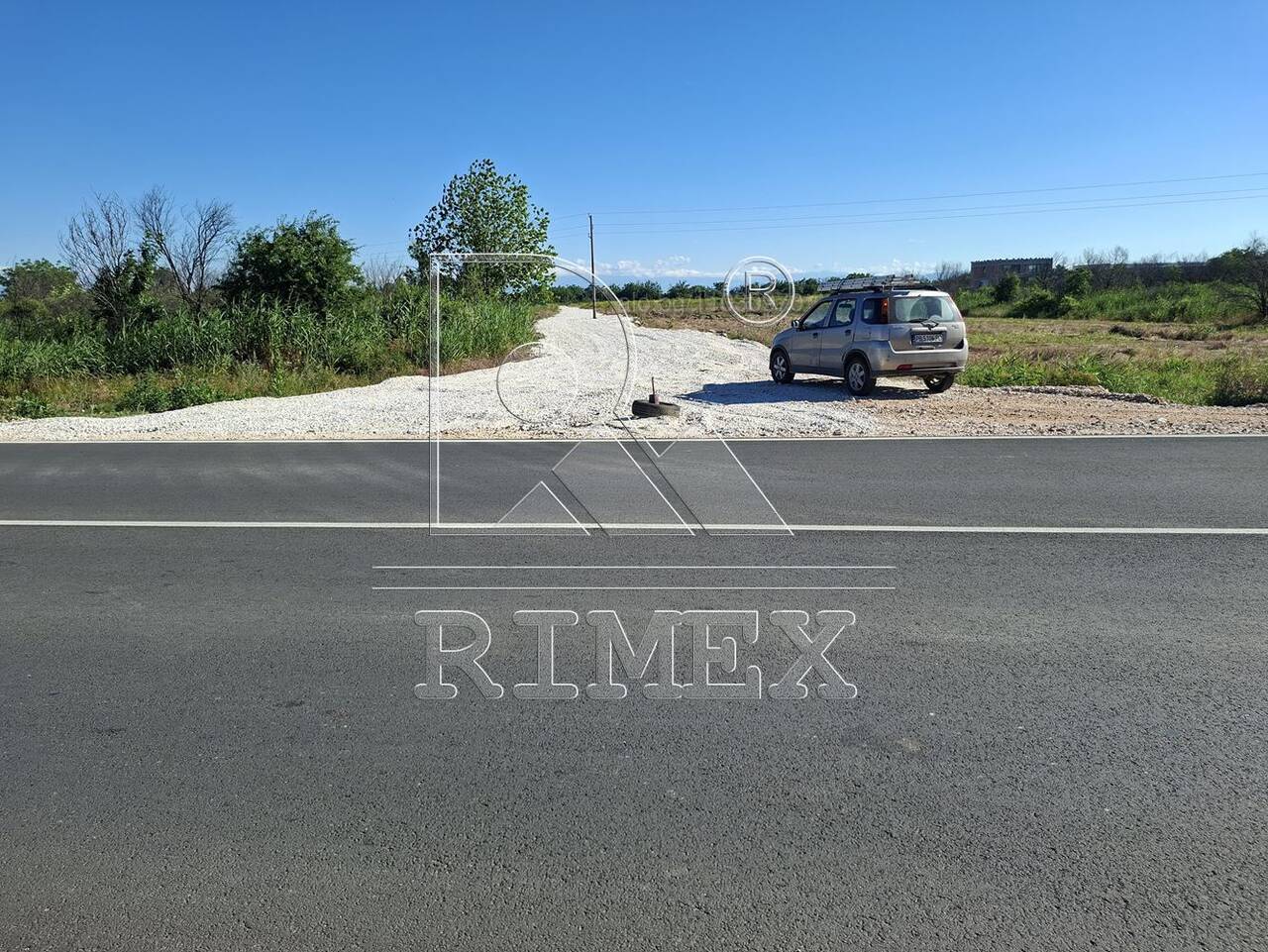 Продажба 2716 кв.м В регулация (УПИ) С ток Водопровод