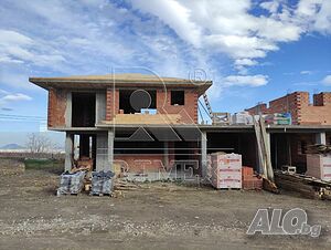 240 кв.м РЗП 630 кв.м двор